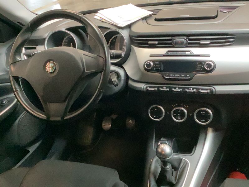 Alfa Romeo Giulietta 1.6 JTDM Basis 2013 – снимка 18