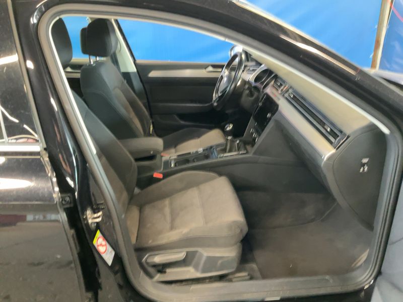 Volkswagen Passat 2.0 TDI Comfortline BlueMotion Tech 2018 – снимка 17