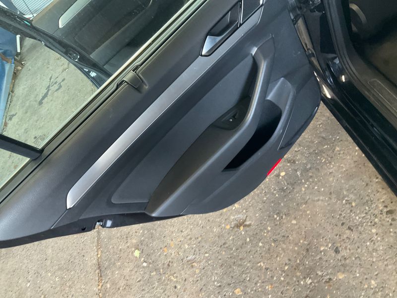 Volkswagen Passat 2.0 TDI Comfortline BlueMotion Tech 2018 – снимка 26