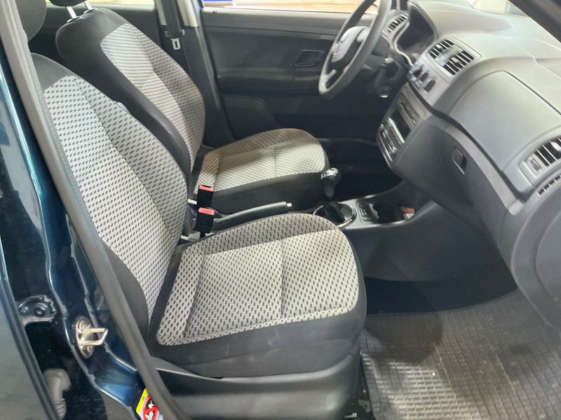 Skoda Fabia 1.2 TSI Ambition 2011 – снимка 3