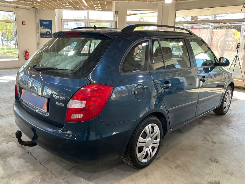 Skoda Fabia 1.2 TSI Ambition 2011 – снимка 2