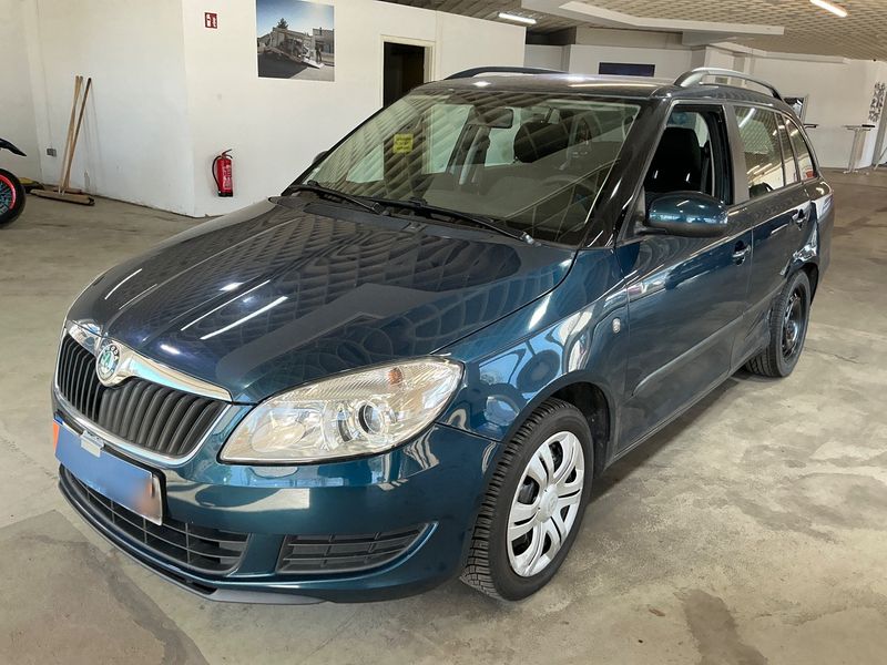 Skoda Fabia 1.2 TSI Ambition 2011 – снимка 1