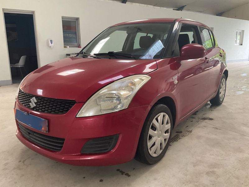 Suzuki Swift 1.3 DDiS GL 5 portes 2011 – снимка 1
