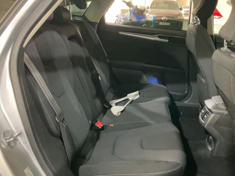 Ford Mondeo 2.0 TDCi Titanium 2015 – снимка 19