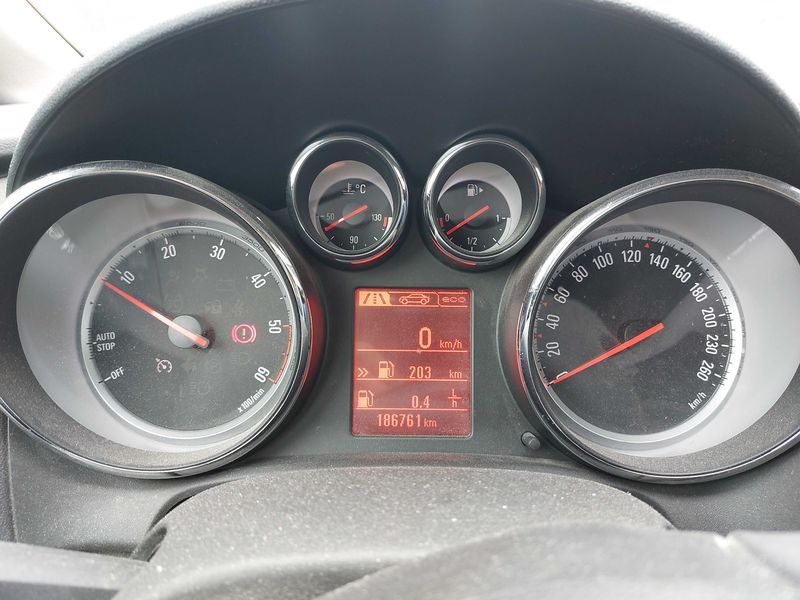 Opel Astra 1.6 CDTI DPF Cosmo 2014 – снимка 12