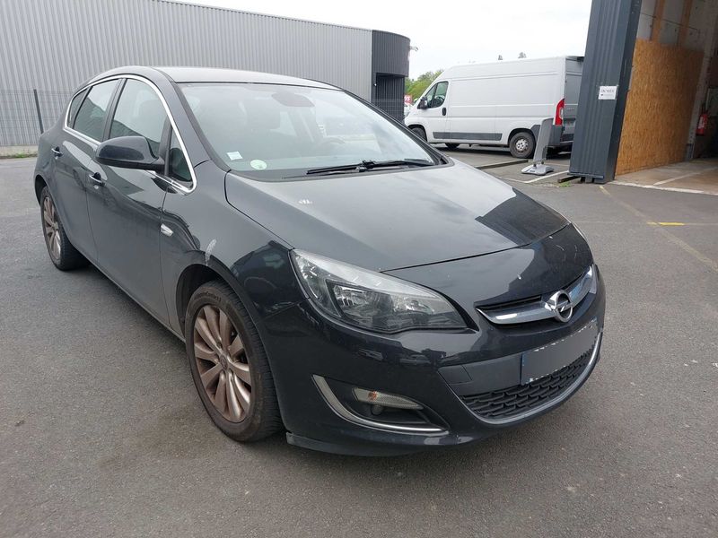 Opel Astra 1.6 CDTI DPF Cosmo 2014 – снимка 6