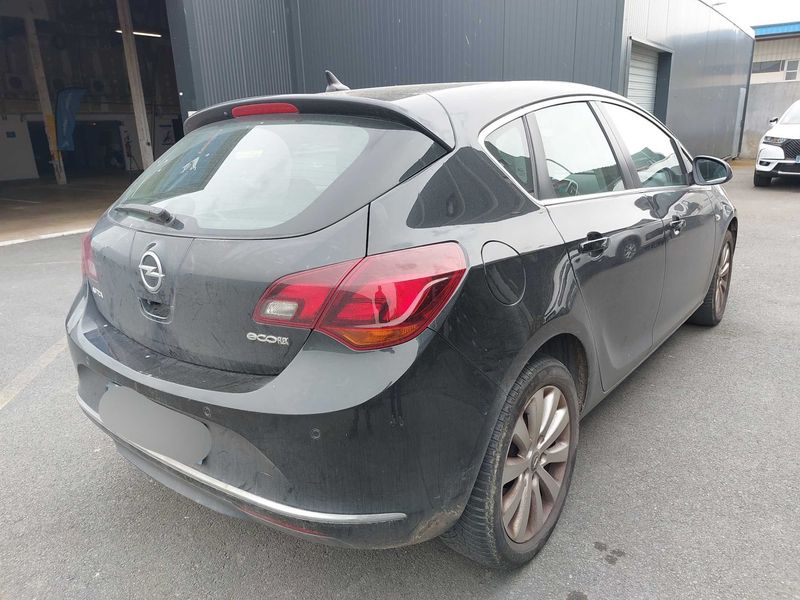 Opel Astra 1.6 CDTI DPF Cosmo 2014 – снимка 5