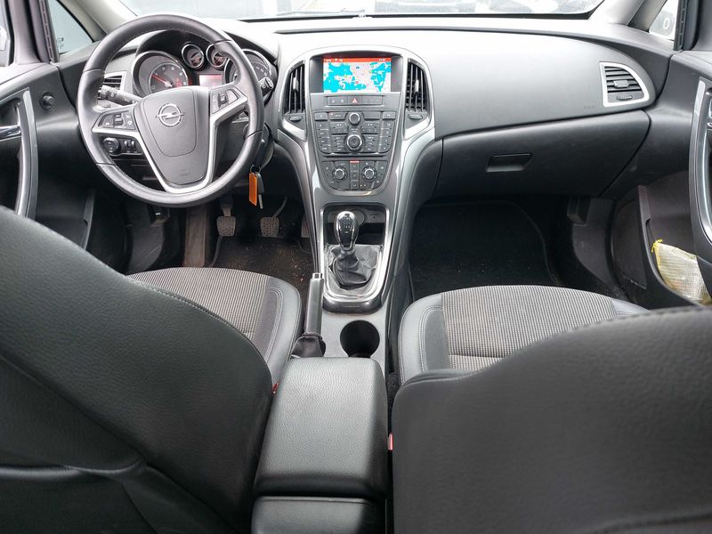 Opel Astra 1.6 CDTI DPF Cosmo 2014 – снимка 11
