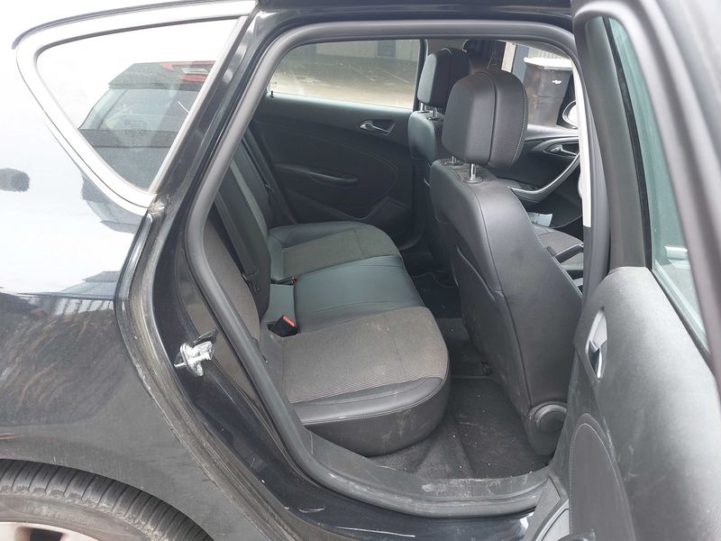 Opel Astra 1.6 CDTI DPF Cosmo 2014 – снимка 14