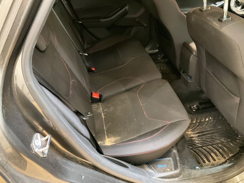 Ford Focus 2.0 TDCi ST-Line 2018 – снимка 31