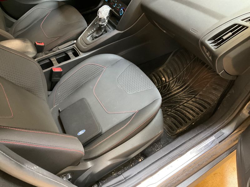 Ford Focus 2.0 TDCi ST-Line 2018 – снимка 33
