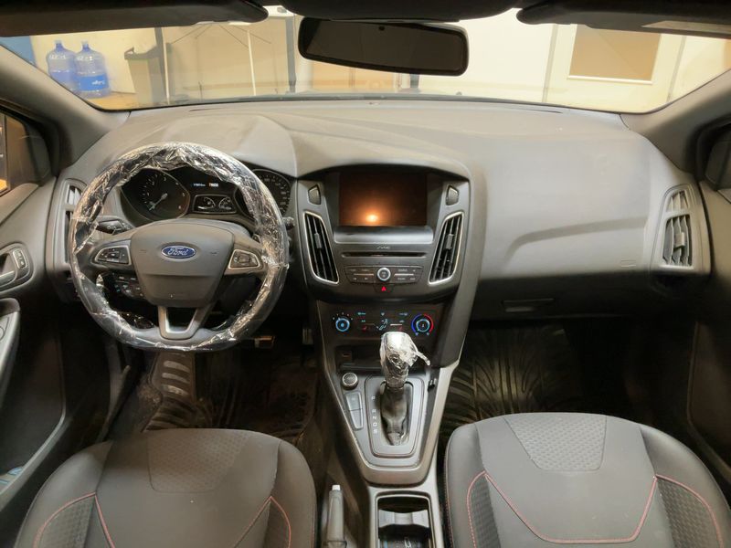 Ford Focus 2.0 TDCi ST-Line 2018 – снимка 17