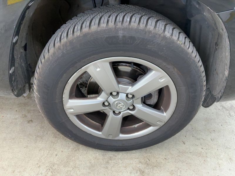 Toyota RAV 4 2.2 D-4D Life 2012 – снимка на щета