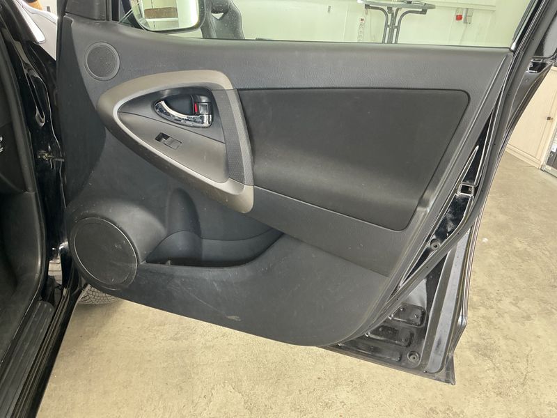 Toyota RAV 4 2.2 D-4D Life 2012 – снимка на щета