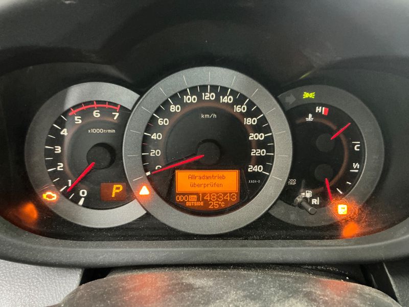 Toyota RAV 4 2.2 D-4D Life 2012 – снимка 13
