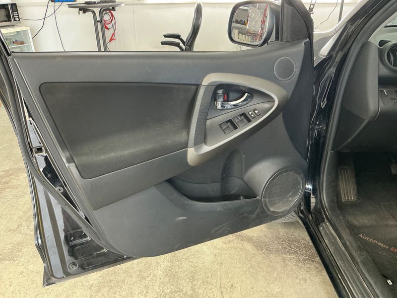 Toyota RAV 4 2.2 D-4D Life 2012 – снимка на щета