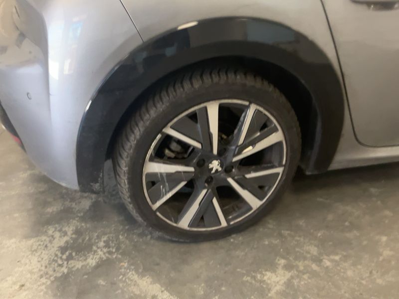 Peugeot 208 1.2 PureTech GT Line 2020 – снимка 9