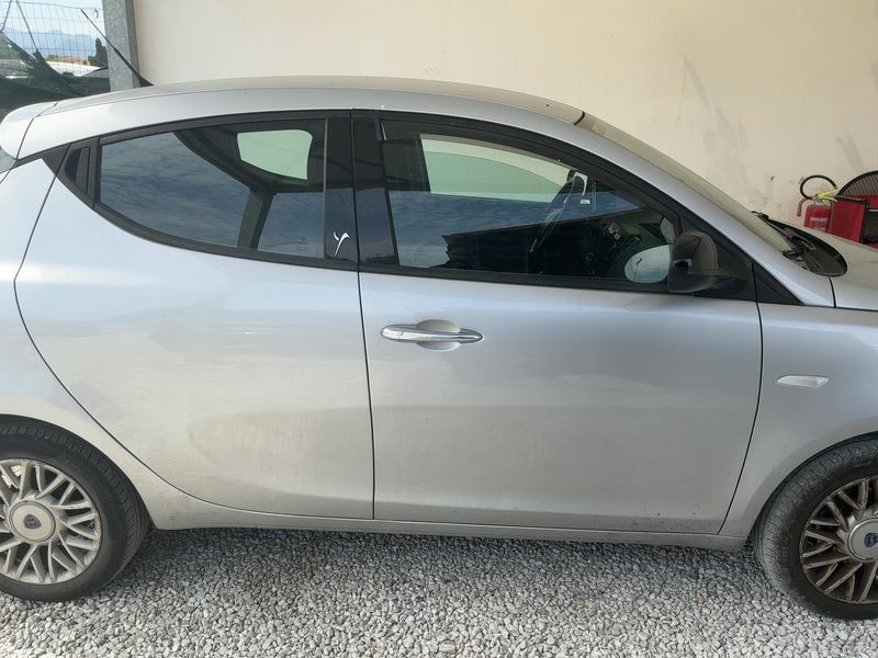 Lancia Ypsilon 1.3 JTD Gold 2015 – снимка 10