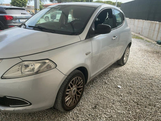 Lancia Ypsilon 1.3 JTD Gold 2015 – снимка 2