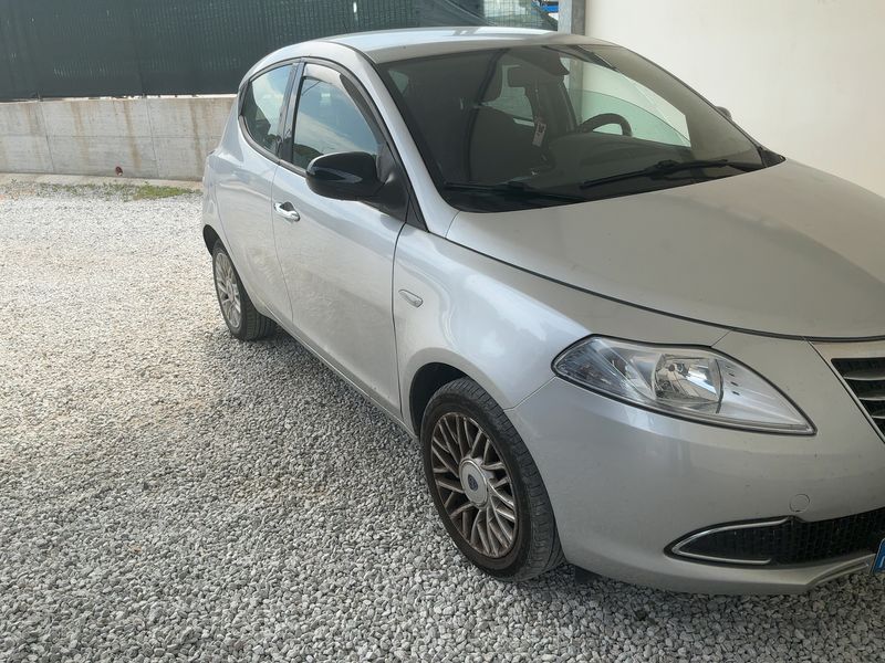 Lancia Ypsilon 1.3 JTD Gold 2015 – снимка 12