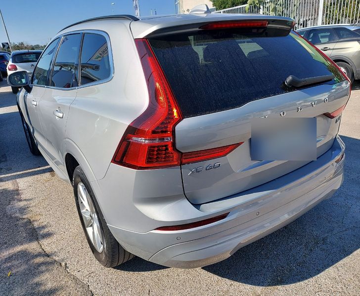 Volvo XC60 2.0 B4 Mild-Hybrid Core AWD 2023 – снимка 3