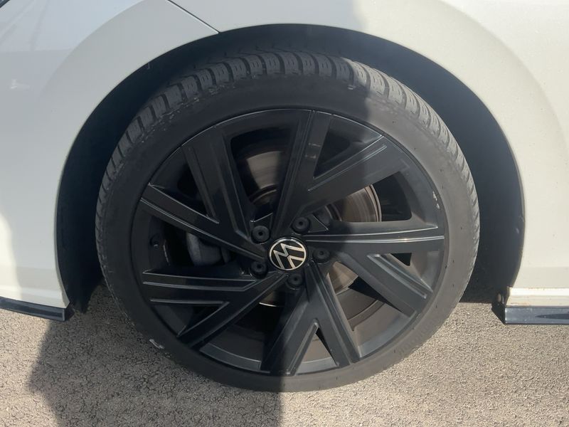 Volkswagen Golf VIII 2.0 TDI R-Line 2022 – снимка 3
