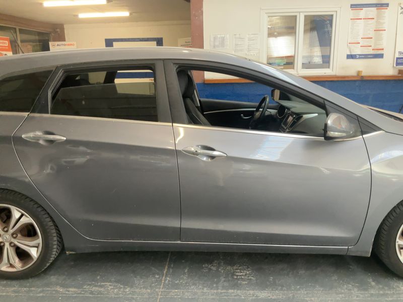 Hyundai i30 1.6 CRDi Style 2013 – снимка 10