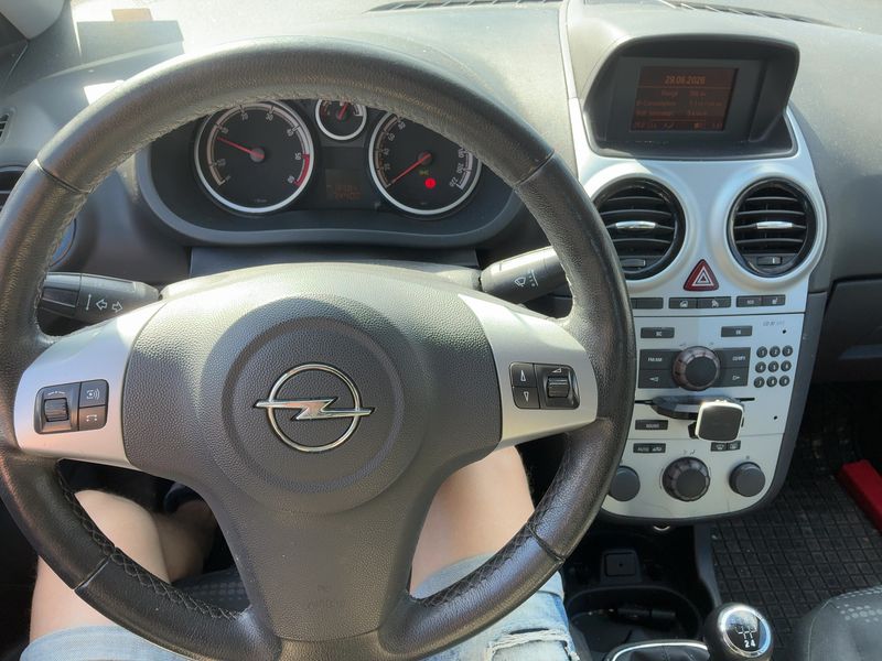 Opel Corsa 1.3 CDTI Edition 2012 – снимка 18