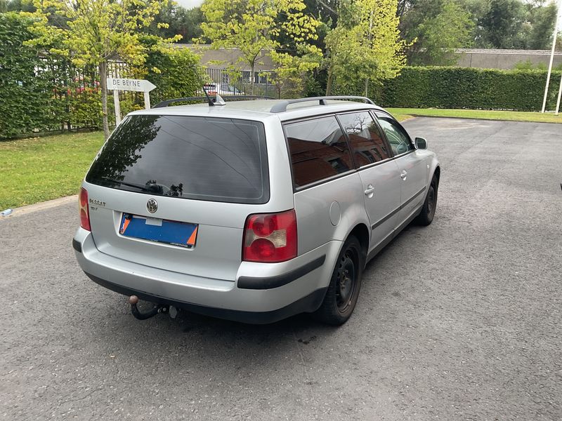 Volkswagen Passat 1.6 2002 – снимка 2