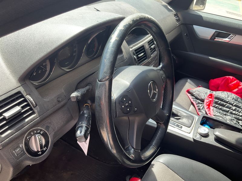 Mercedes-Benz C-Klasse C 220 CDI T BlueEfficiency Avantgarde 2010 – снимка 25