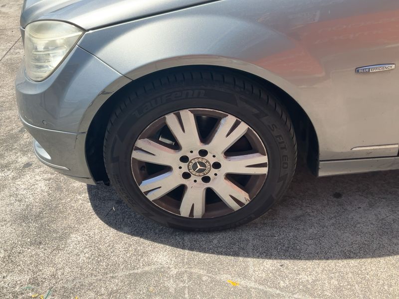 Mercedes-Benz C-Klasse C 220 CDI T BlueEfficiency Avantgarde 2010 – снимка 3