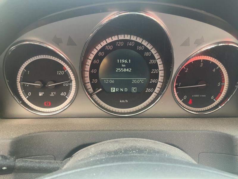 Mercedes-Benz C-Klasse C 220 CDI T BlueEfficiency Avantgarde 2010 – снимка 18