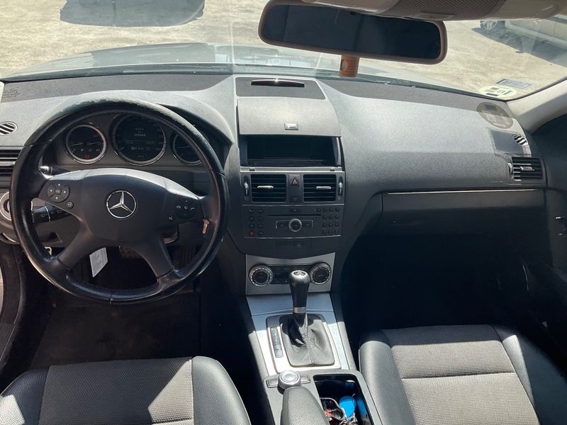 Mercedes-Benz C-Klasse C 220 CDI T BlueEfficiency Avantgarde 2010 – снимка 17