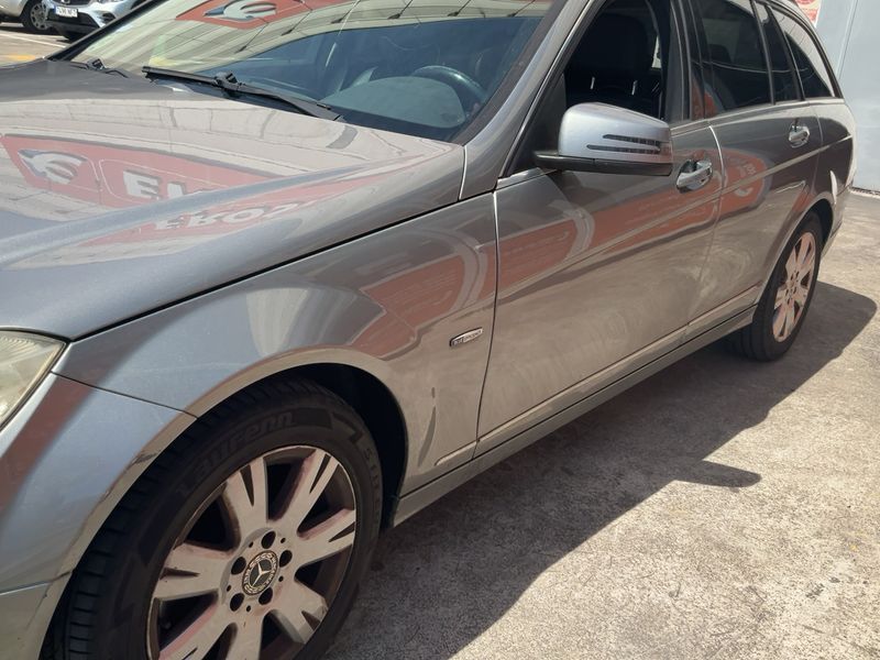 Mercedes-Benz C-Klasse C 220 CDI T BlueEfficiency Avantgarde 2010 – снимка 2