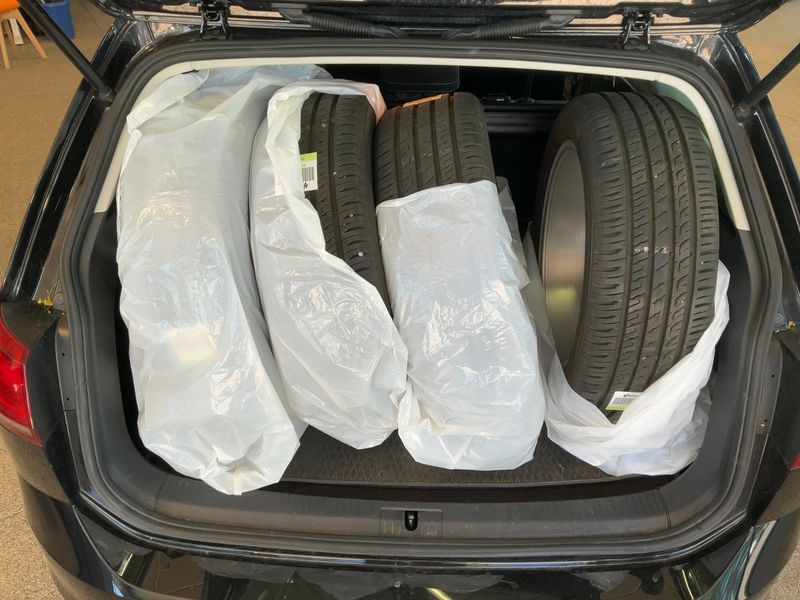 Volkswagen Golf VII 1.4 TSI Lounge BlueMotion Tech 2015 – снимка 16