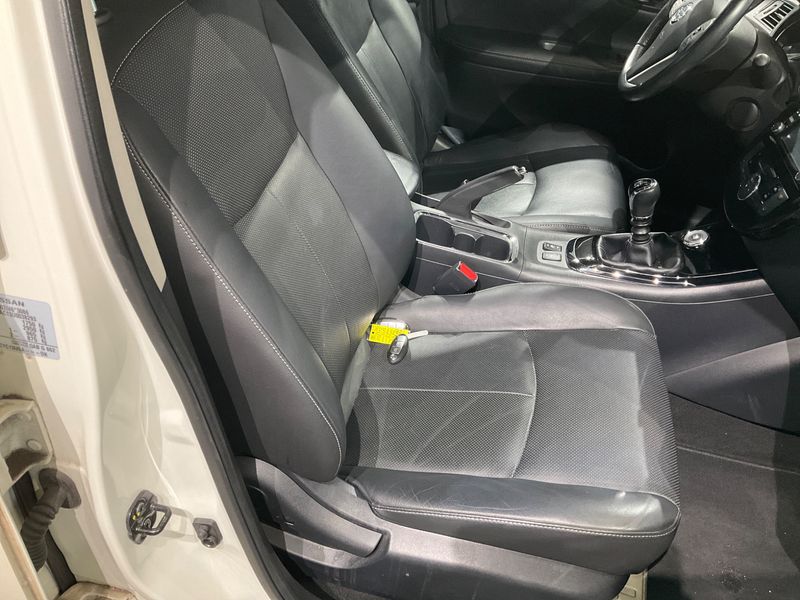 Nissan Pulsar 1.2 Tekna 2015 – снимка 31