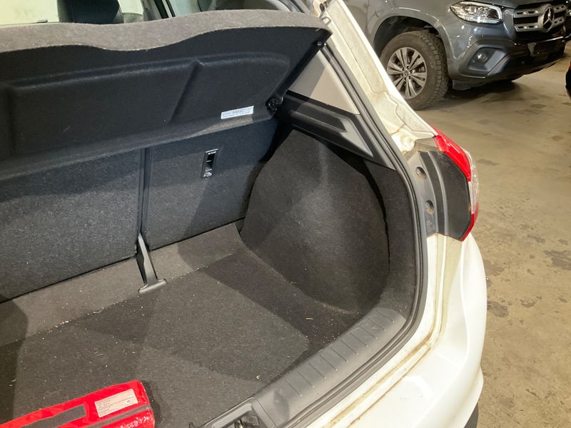 Nissan Pulsar 1.2 Tekna 2015 – снимка 23