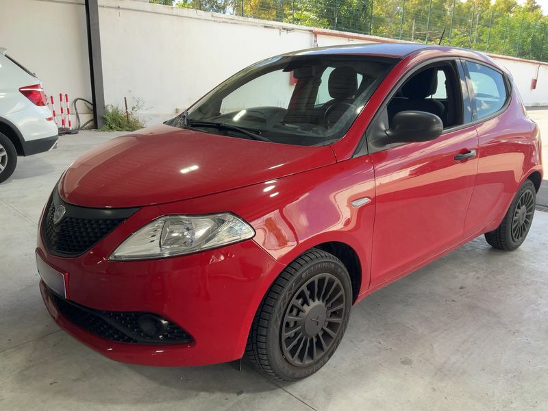 Lancia Ypsilon 1.0 Mild-Hybrid Silver 2020 – снимка 1