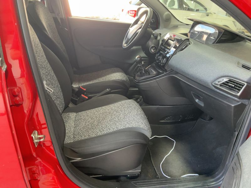Lancia Ypsilon 1.0 Mild-Hybrid Silver 2020 – снимка 16