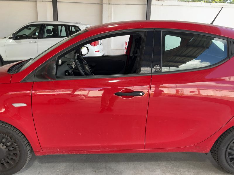 Lancia Ypsilon 1.0 Mild-Hybrid Silver 2020 – снимка 4