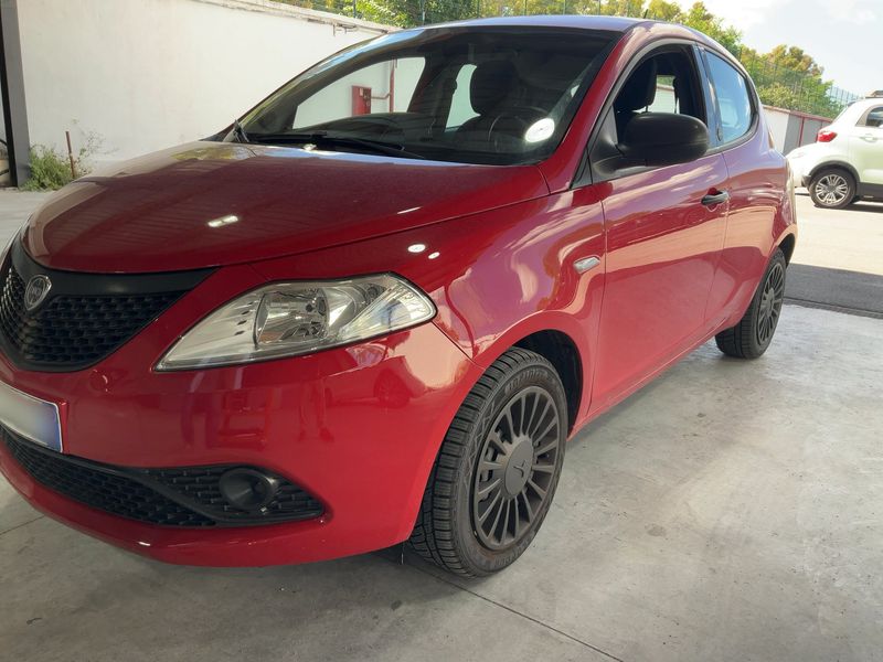 Lancia Ypsilon 1.0 Mild-Hybrid Silver 2020 – снимка 2