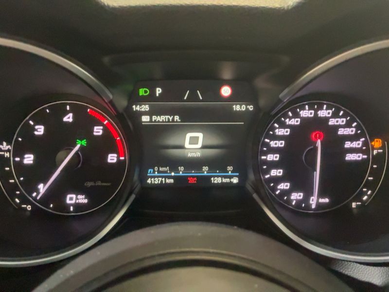 Alfa Romeo Stelvio 2.2 JTDM Veloce Q4 2022 – снимка 18