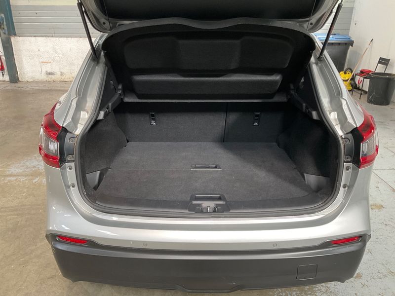 Nissan Qashqai 1.5 dCi Business 2019 – снимка 15
