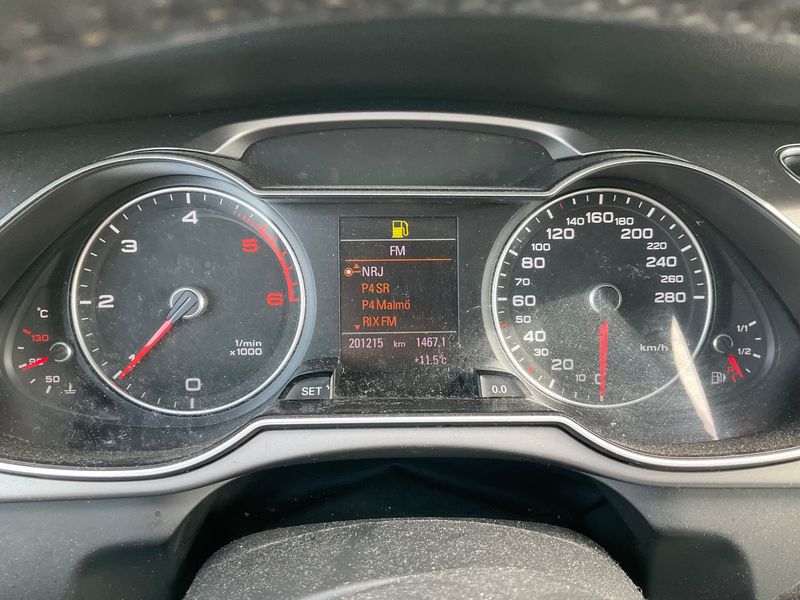 Audi A4 2.0 TDI Attraction 2013 – снимка 13