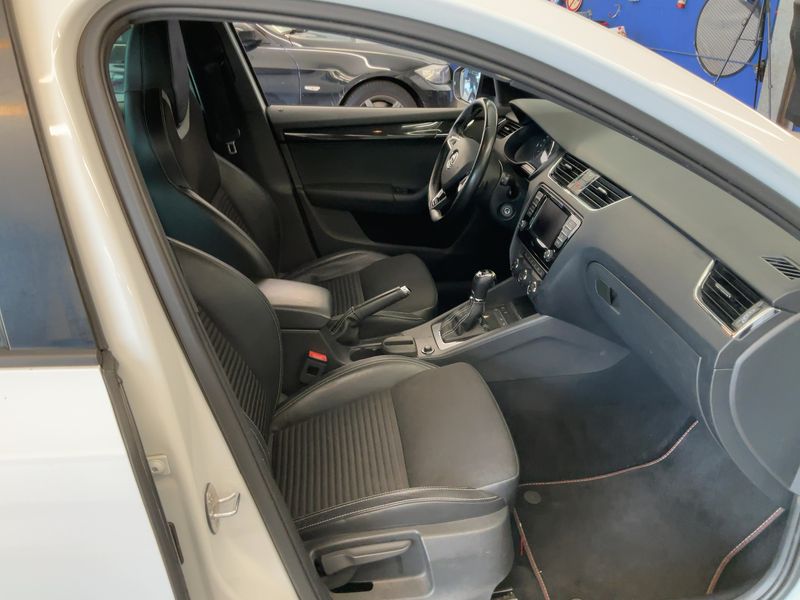 Skoda Octavia 2.0 TDI RS 2016 – снимка 17
