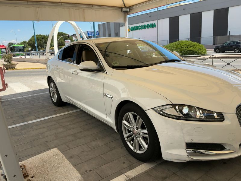 Jaguar XF 2.2 D 2014 – снимка 12