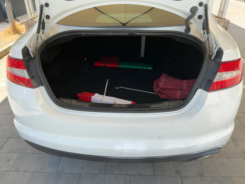 Jaguar XF 2.2 D 2014 – снимка 15