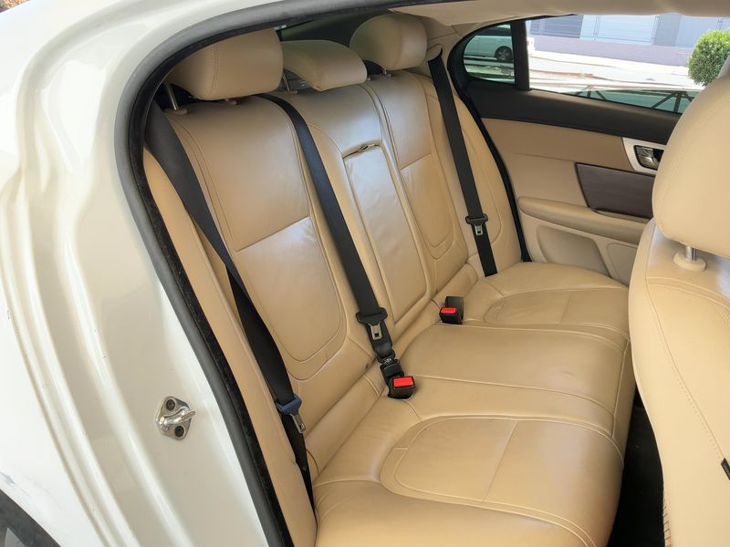 Jaguar XF 2.2 D 2014 – снимка 19