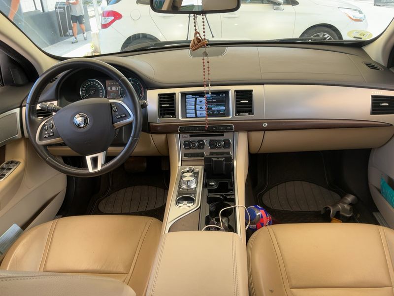 Jaguar XF 2.2 D 2014 – снимка 17