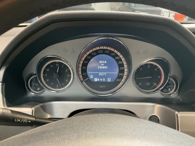 Mercedes-Benz E-Klasse E 220 CDI T BlueEfficiency Avantgarde 2011 – снимка 13